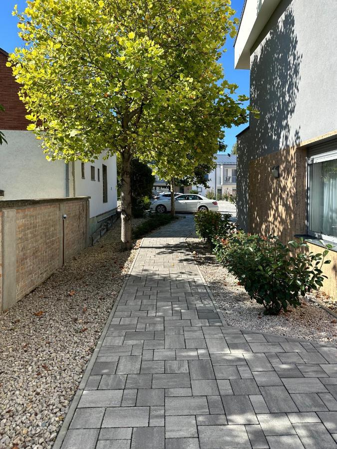 Linden Apartman 107 Glamour (Adults Only) Mosonmagyaróvár Екстериор снимка