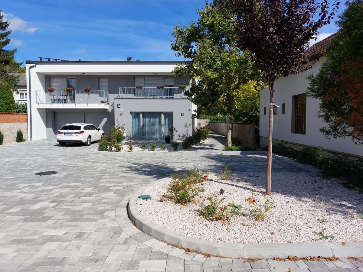 Linden Apartman 107 Glamour (Adults Only) Mosonmagyaróvár Екстериор снимка